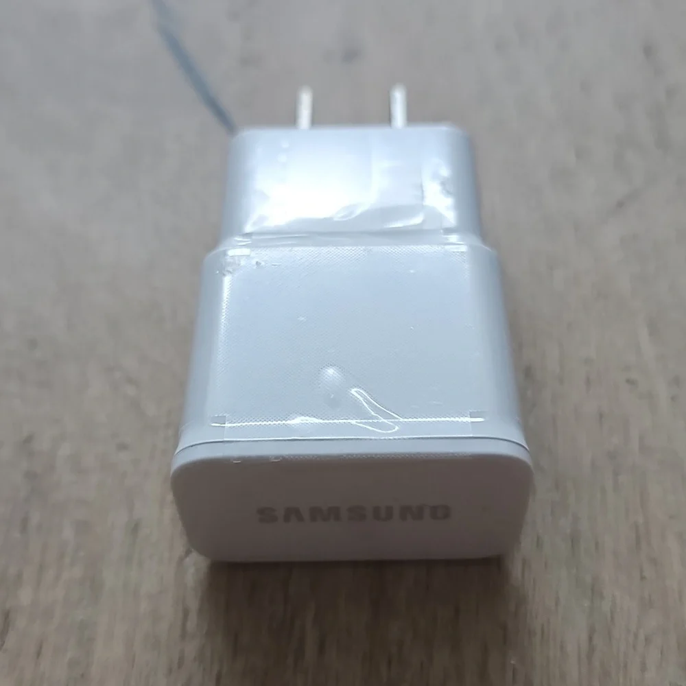 NWOB Samsung White Wall Charger Adapter